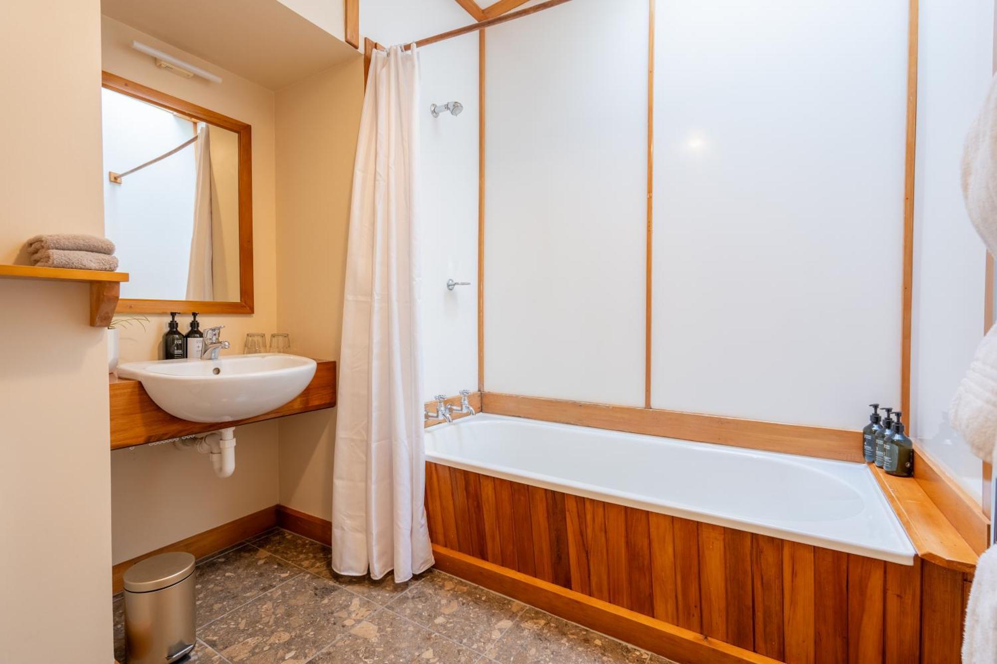 Lake Brunner Eco Lodge Moana Экстерьер фото